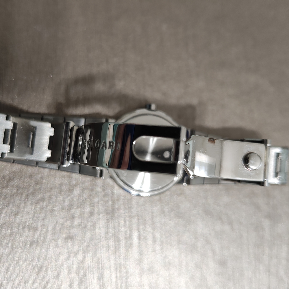 Elegant Bulgari Zero Women's watch with a sleek Black Dial. 100% Original! - Picture 5 of 15